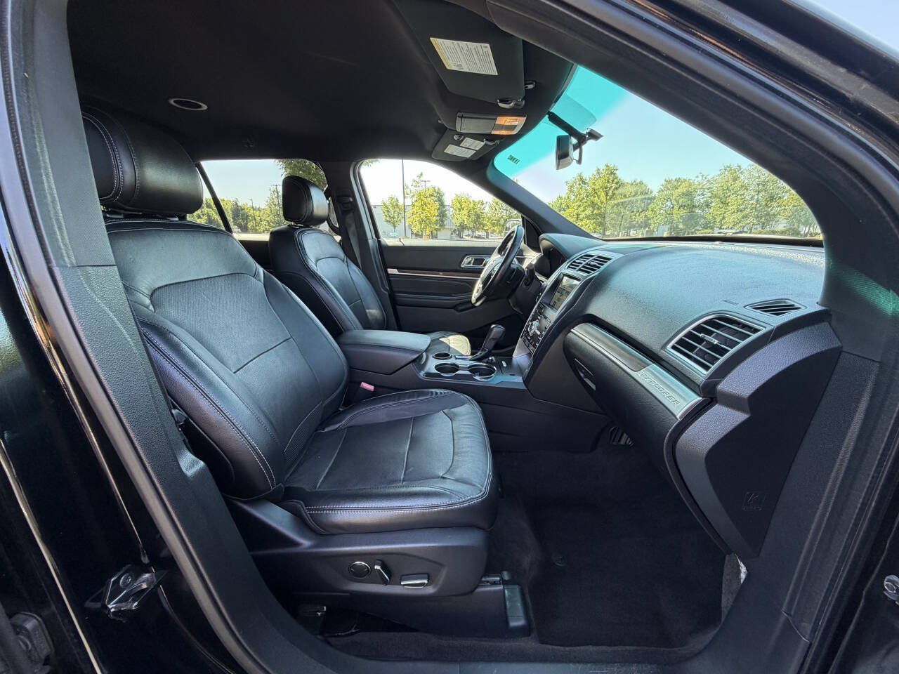 Used 2017 Ford Explorer Limited FWD image 18
