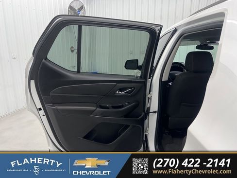 Used 2020 Chevrolet Traverse LT image 10