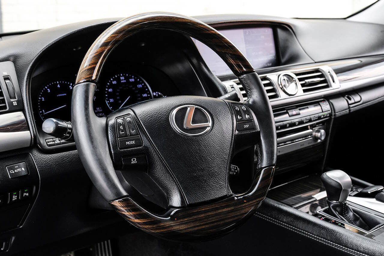 Used 2014 Lexus LS 460 w/ Comfort Package RWD image 26