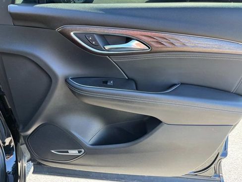 Used 2022 Buick Envision Avenir w/ Premium Seat Package AWD/4WD image 26