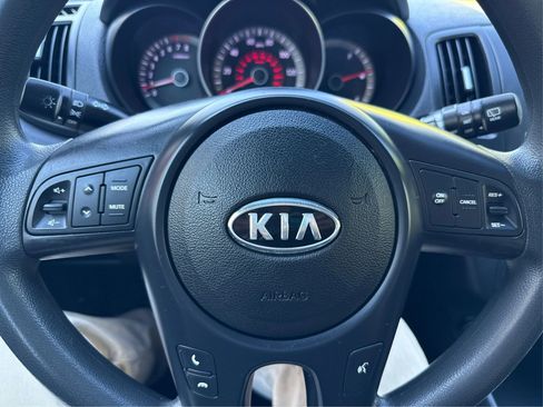 Used 2012 Kia Forte EX FWD image 17