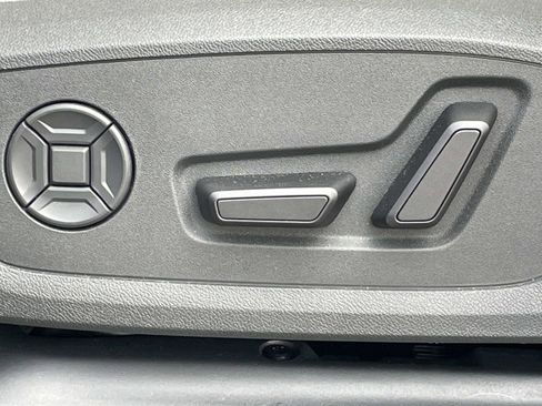 New 2025 Audi Q6 e-tron Premium AWD/4WD image 19