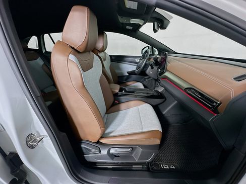 Used 2023 Volkswagen ID.4 Pro image 31