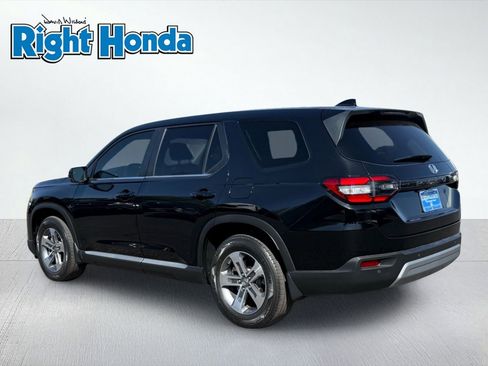 Used 2024 Honda Pilot EX-L image 4