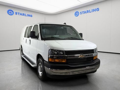 Used 2025 Chevrolet Express 2500 w/ Driver Convenience Package RWD image 15