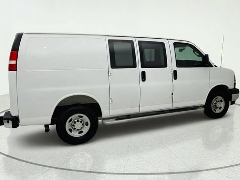 Used 2025 Chevrolet Express 2500 w/ Driver Convenience Package RWD image 7