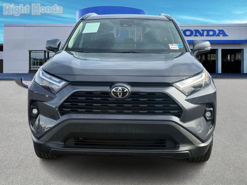 Used 2025 Toyota RAV4 XLE Premium image 5