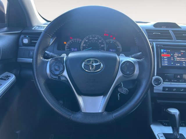Used 2012 Toyota Camry SE w/ Leather Pkg FWD image 13