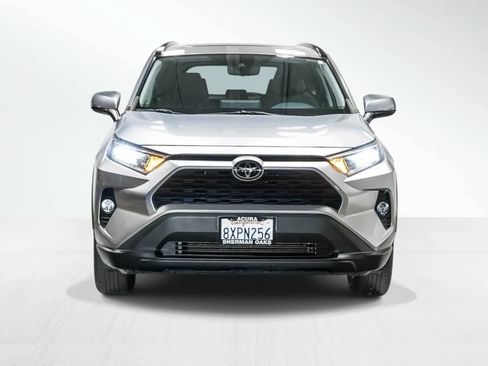 Used 2021 Toyota RAV4 XLE image 7
