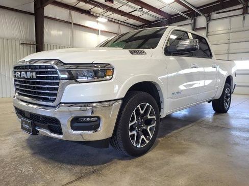 Used 2025 RAM 1500 Laramie AWD/4WD image 2
