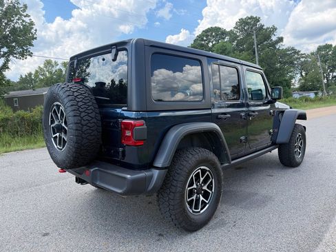 Used 2025 Jeep Wrangler Unlimited Rubicon AWD/4WD image 4
