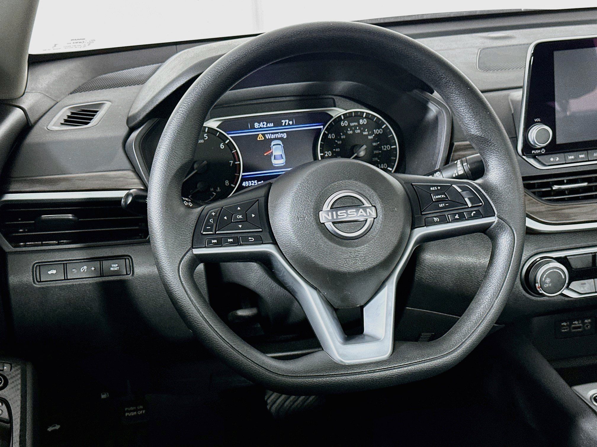 Used 2025 Nissan Altima 2.5 SV FWD image 18