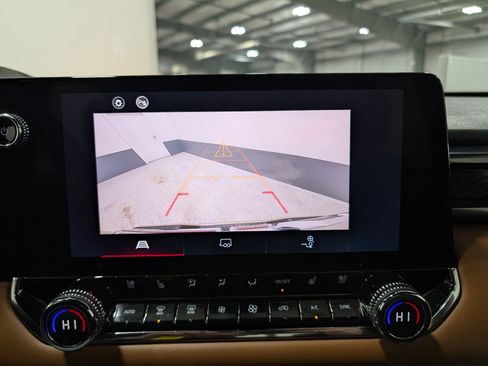 Used 2023 GMC Canyon AT4 image 21