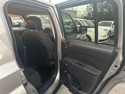 Used 2016 Jeep Patriot Sport AWD/4WD image 17