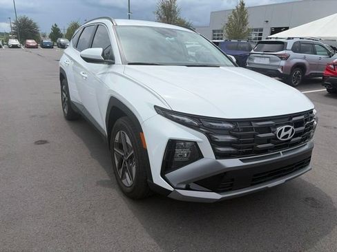 Used 2025 Hyundai Tucson SEL FWD image 4