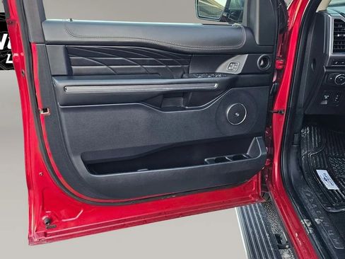 Used 2021 Ford Expedition Platinum image 12