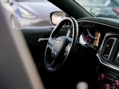 Used 2020 Dodge Charger SXT w/ Blacktop Package image 30