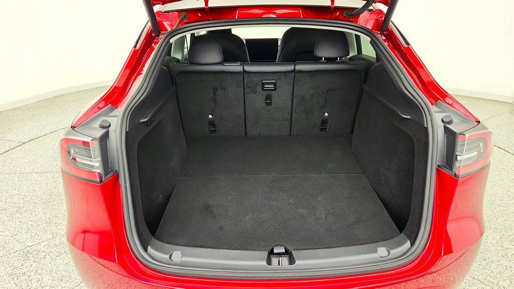Used 2024 Tesla Model Y 2WD image 26