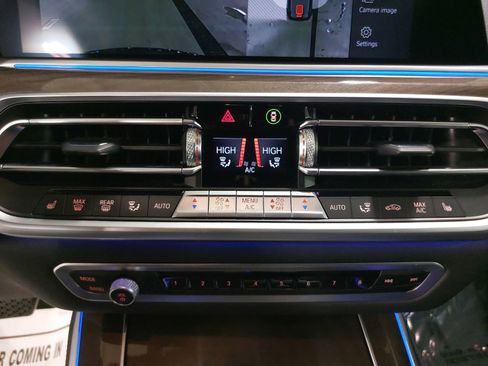 Used 2022 BMW X5 xDrive40i w/ Parking Assistance Package image 23