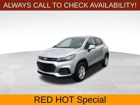Used 2021 Chevrolet Trax LS w/ Tint and Cruise Package image 3