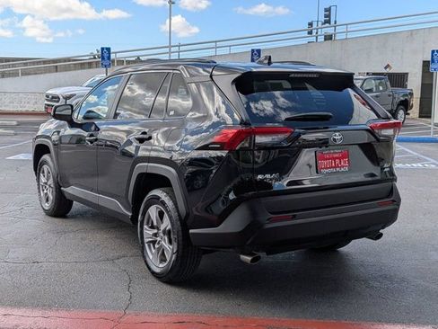 Used 2025 Toyota RAV4 XLE AWD/4WD image 11