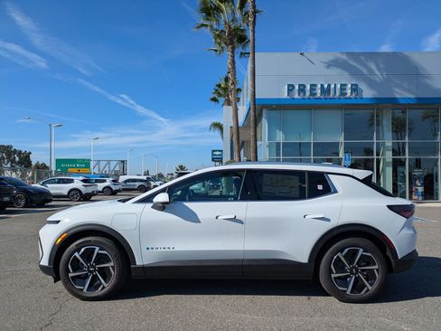 Used 2026 Chevrolet Equinox EV LT w/ LPO, All-Weather Mat Package image 2