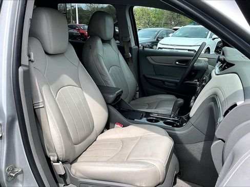 Used 2017 Chevrolet Traverse Premier AWD/4WD image 7