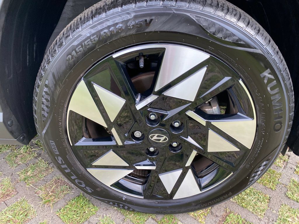 Used 2025 Hyundai Kona SEL FWD image 27