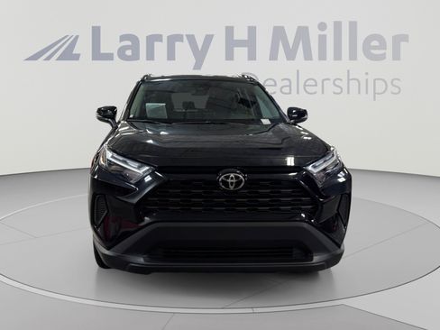 Used 2025 Toyota RAV4 XLE AWD/4WD image 8