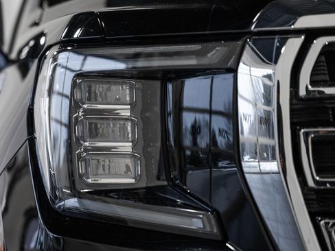 Used 2023 GMC Yukon SLT image 14