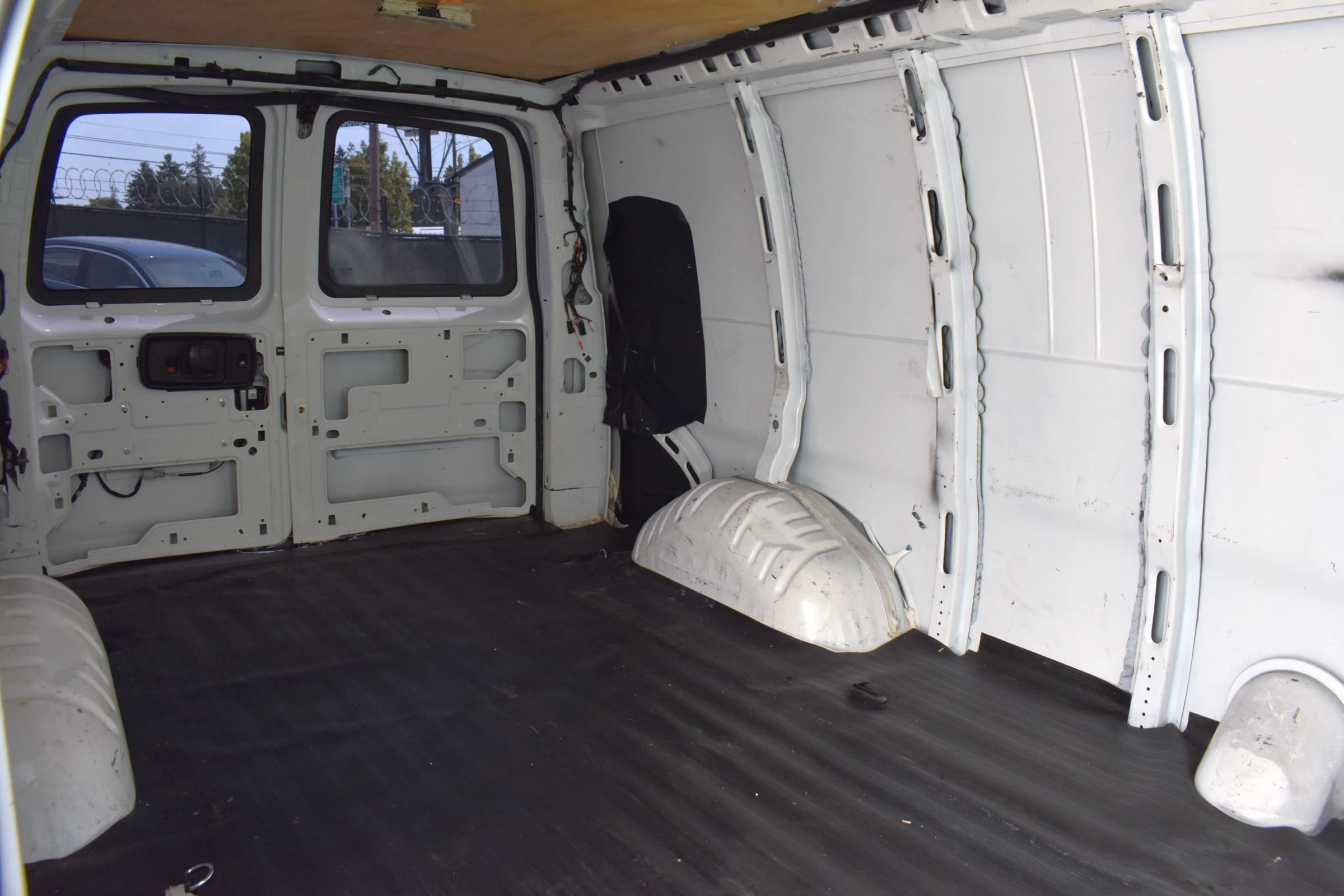 Used 2021 Chevrolet Express 2500 Extended w/ Driver Convenience Package RWD image 45