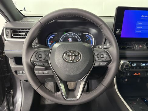 Used 2025 Toyota RAV4 XSE AWD/4WD image 11