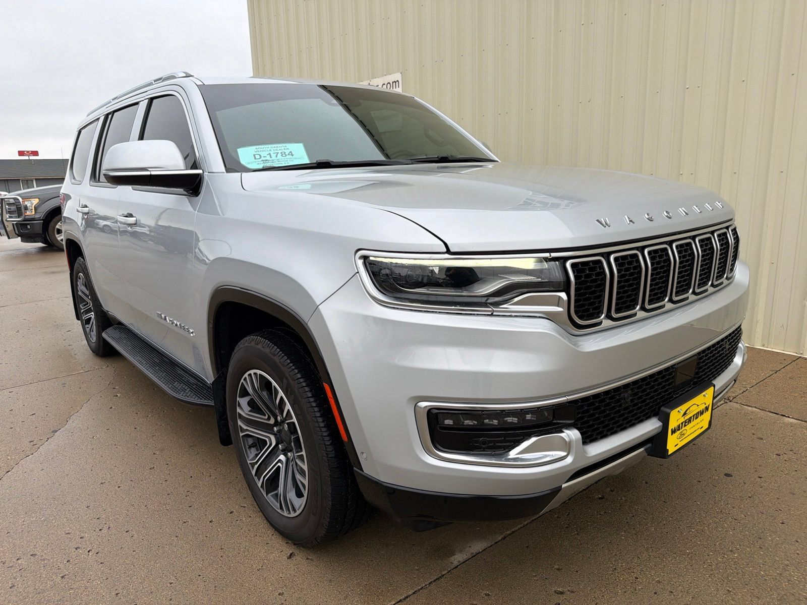Used 2022 Jeep Wagoneer Series III AWD/4WD image 2