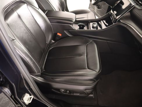 Used 2024 Jeep Grand Cherokee L Limited w/ Black Appearance Package image 15