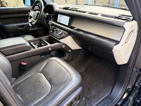 Used 2020 Land Rover Defender 110 First Edition AWD/4WD image 18