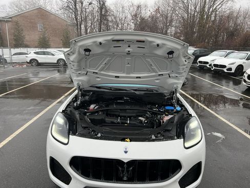 New 2025 Maserati Grecale Modena image 26