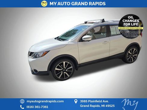 Used 2017 Nissan Rogue Sport SL w/ SL Premium Package AWD/4WD image 3