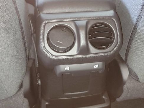 Used 2024 Jeep Wrangler Unlimited w/ Convenience Group AWD/4WD image 28