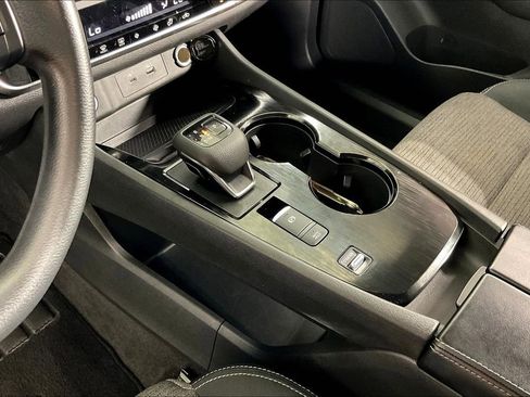 Used 2023 Nissan Rogue SV image 19