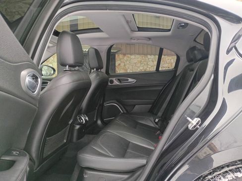 Used 2017 Alfa Romeo Giulia AWD image 25