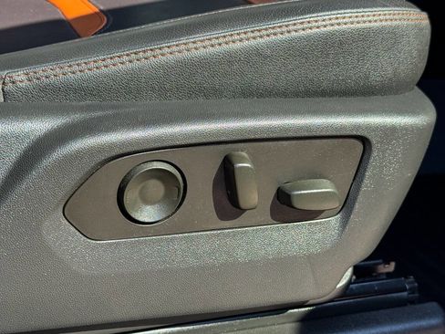 Used 2022 GMC Sierra 1500 AT4 w/ Technology Package image 12