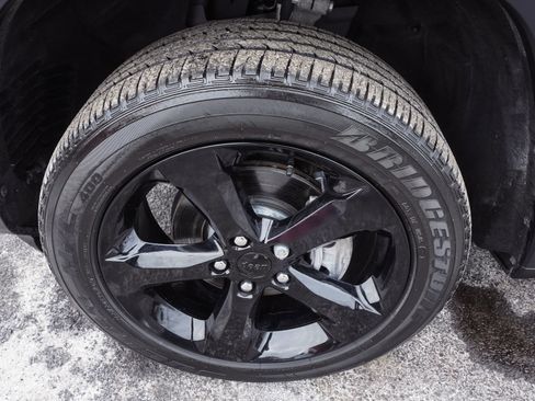 Used 2024 Jeep Grand Cherokee Altitude image 8