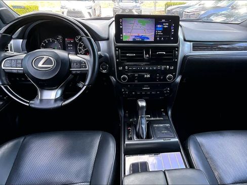 Used 2023 Lexus GX 460 Luxury w/ Sport Design Package image 16