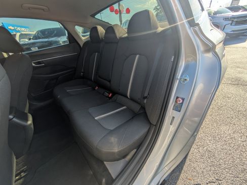 Used 2021 Hyundai Sonata SEL w/ Preferred Accessory Package image 7
