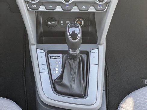 Used 2023 Hyundai Elantra Blue image 16