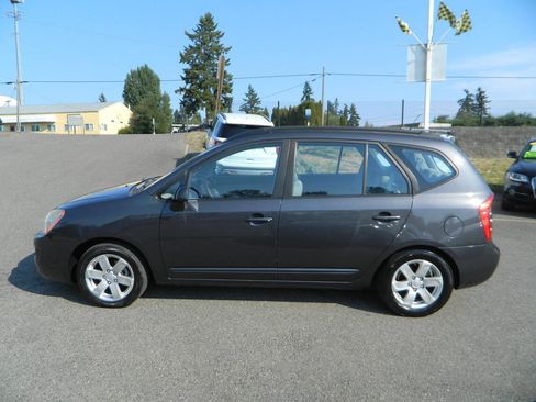 Used 2008 Kia Rondo LX w/ Convenience Pkg image 5