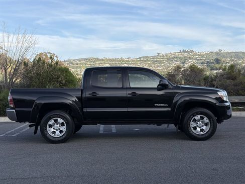 Used 2013 Toyota Tacoma PreRunner image 7