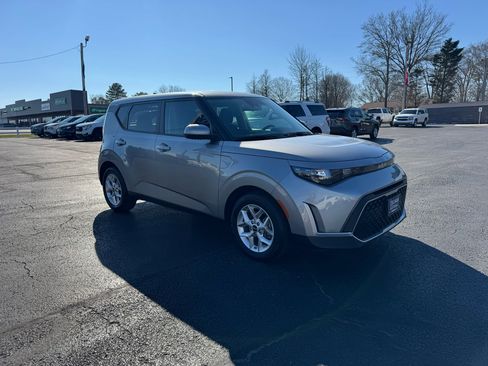 Used 2024 Kia Soul LX w/ Option Group 015 image 4