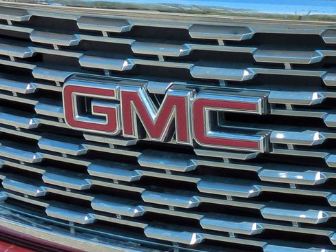 Used 2019 GMC Yukon XL Denali w/ Denali Ultimate Package AWD/4WD image 12