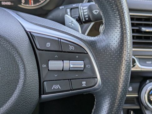 Used 2023 Genesis G70 2.0T image 30